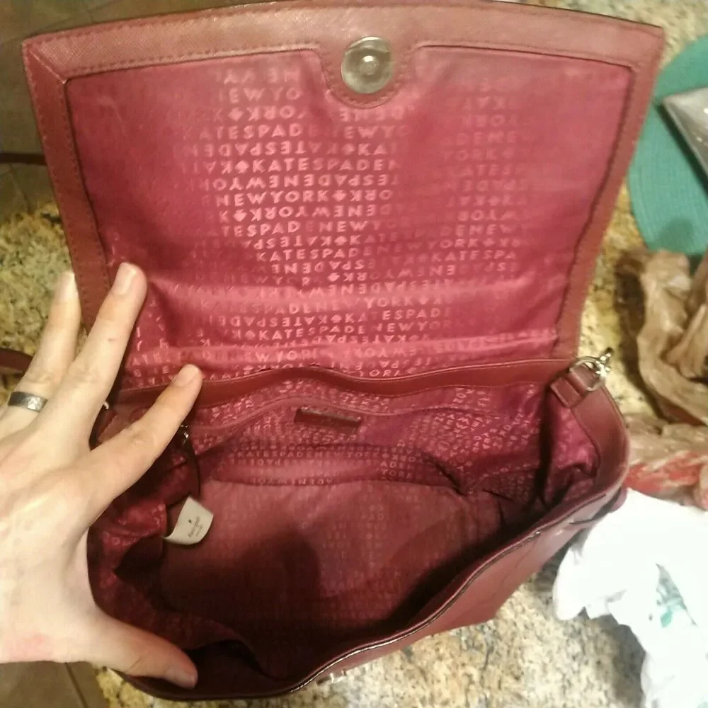 Kate Spade rn 0102760 Maroon Medium Satchel Handbag W/ Crossbody Strap
